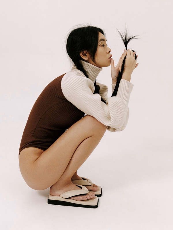 SINOBI Grey Japanese-Inspired Padded Flip-Flop Sandals
