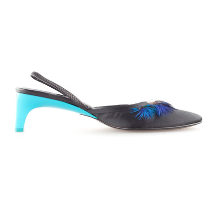 Gucci by Tom Ford Feather Slingback Sandals from the S/S 1999 Ready To Wear Collection (37 EU)