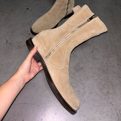 Dior Homme FW04 “VOTC” Suede Chelsea Vintage Moto Beige Boots (42,5 EU)