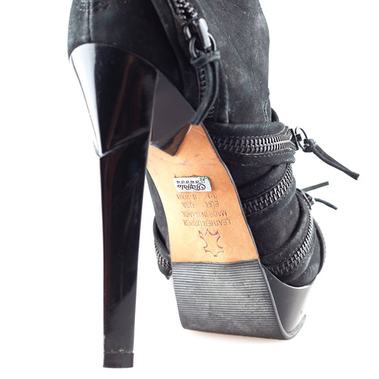 Buffalo Black Vintage Platform Boots (39 EU)