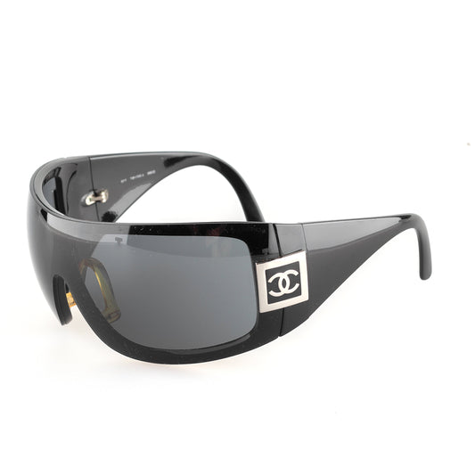 Chanel 5086 C. 501/87 Black Shield Vintage Sunglasses