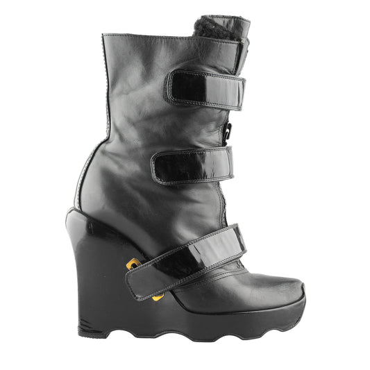 Louis Vuitton FW 2006 Ready-to-Wear Black Leather Wedge Boots