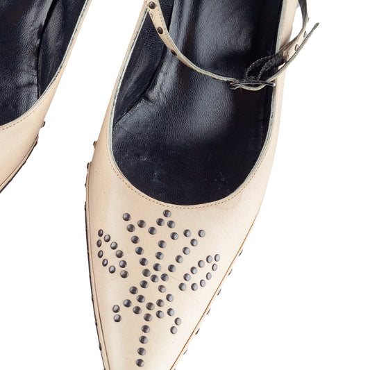 Fendi Vintage Studded Beige Leather Heels (37,5 EU)