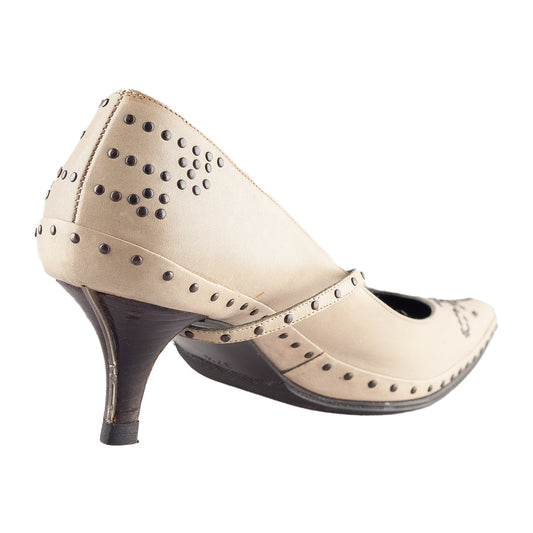 Fendi Vintage Studded Beige Leather Heels (37,5 EU)